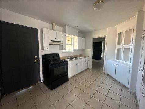 607 W Randall Street Beeville TX 78102