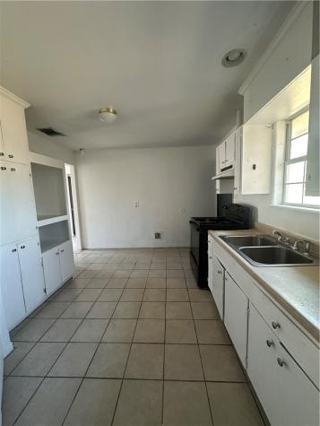 607 W Randall Street Beeville TX 78102
