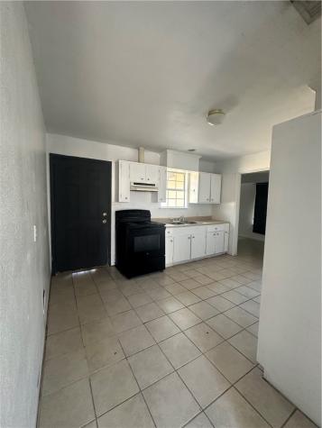607 W Randall Street Beeville TX 78102