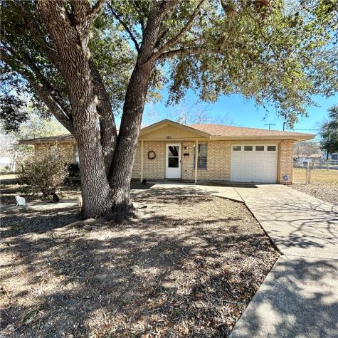 1215 W Crockett Street Beeville TX 78102