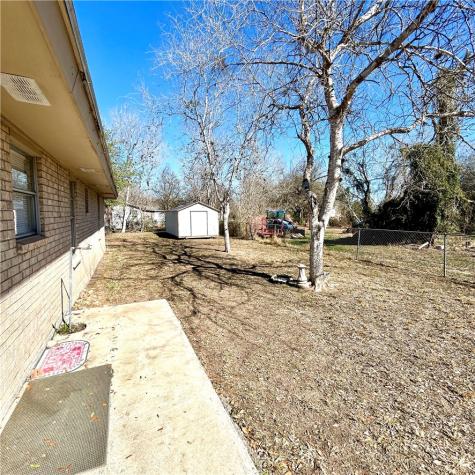 1215 W Crockett Street Beeville TX 78102