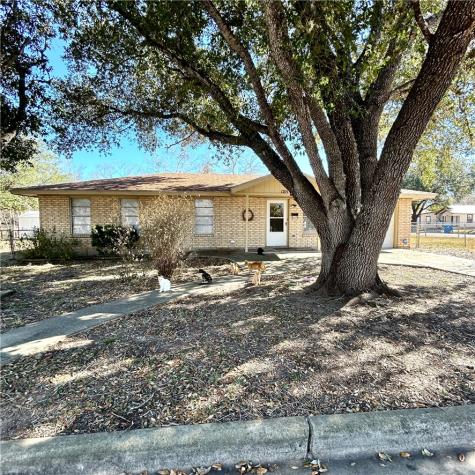 1215 W Crockett Street Beeville TX 78102