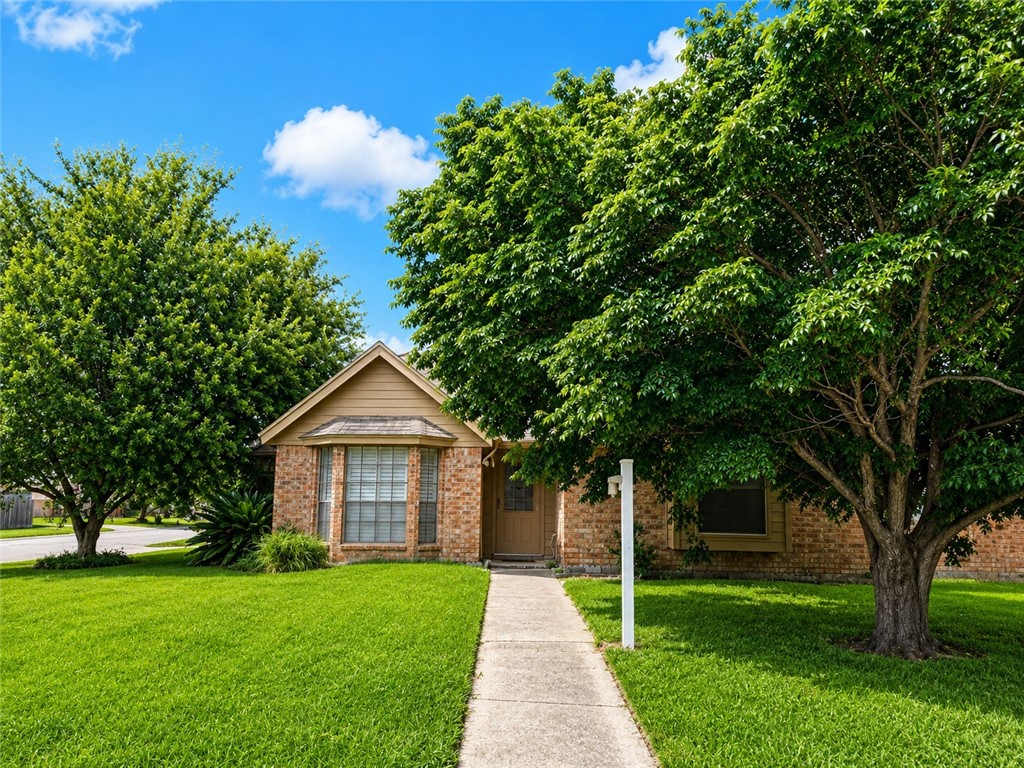 3466 Picadilly Corpus Christi TX 78414