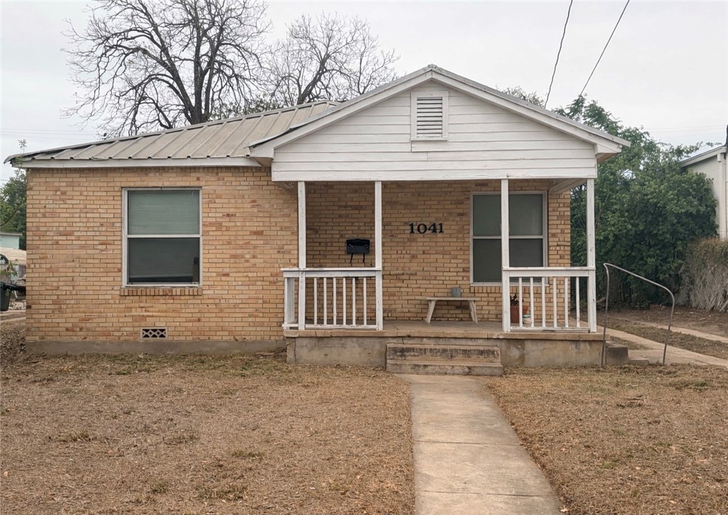 1041 E 5th Street Alice TX 78332