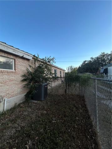 1041 E 5th Street Alice TX 78332