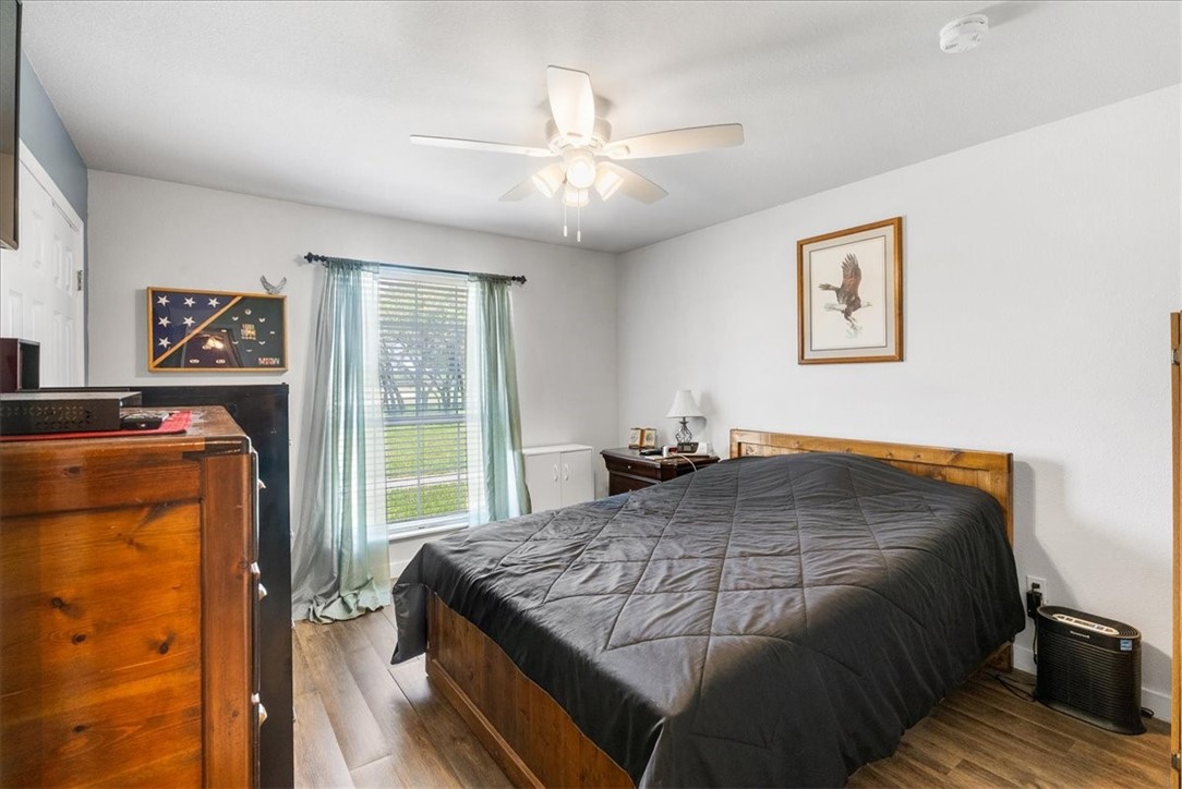 1433 Glenoak Drive Corpus Christi TX 78418