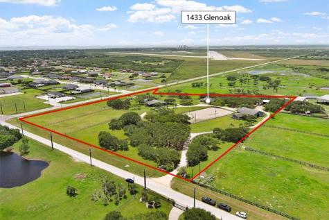 1433 Glenoak Drive Corpus Christi TX 78418
