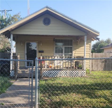 215 W Alice Avenue Kingsville TX 78363