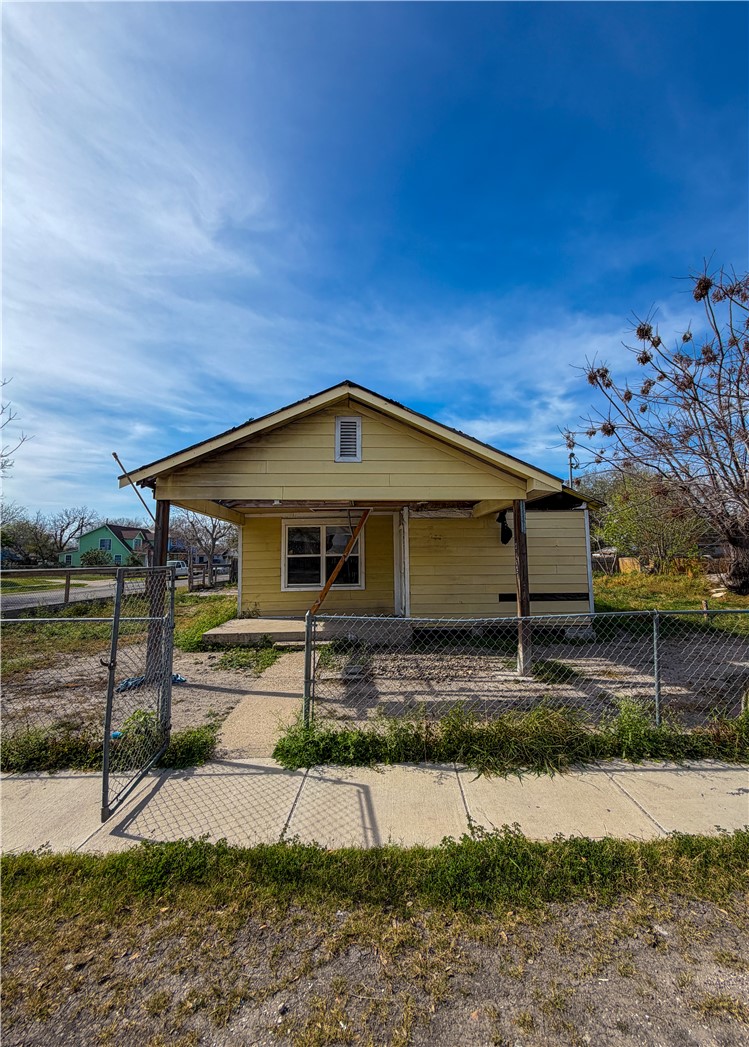 3037 Macarthur Street Corpus Christi TX 78405