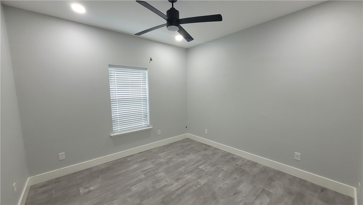 1215 S Live Oak Street Rockport TX 78382