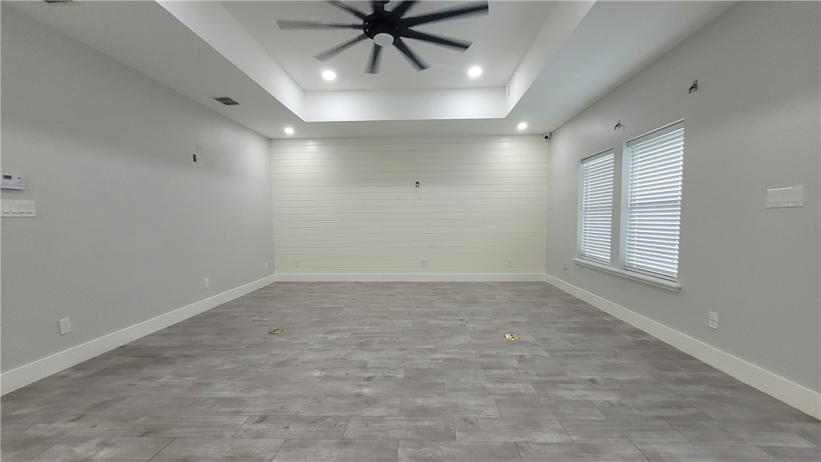 1215 S Live Oak Street Rockport TX 78382