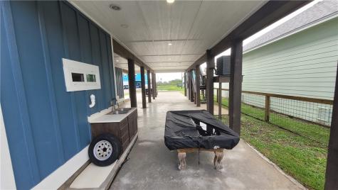 1215 S Live Oak Street Rockport TX 78382