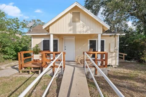 735 Seabreeze Street Alice TX 78332