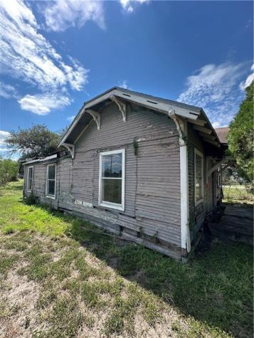 425 E Richard Avenue Kingsville TX 78363