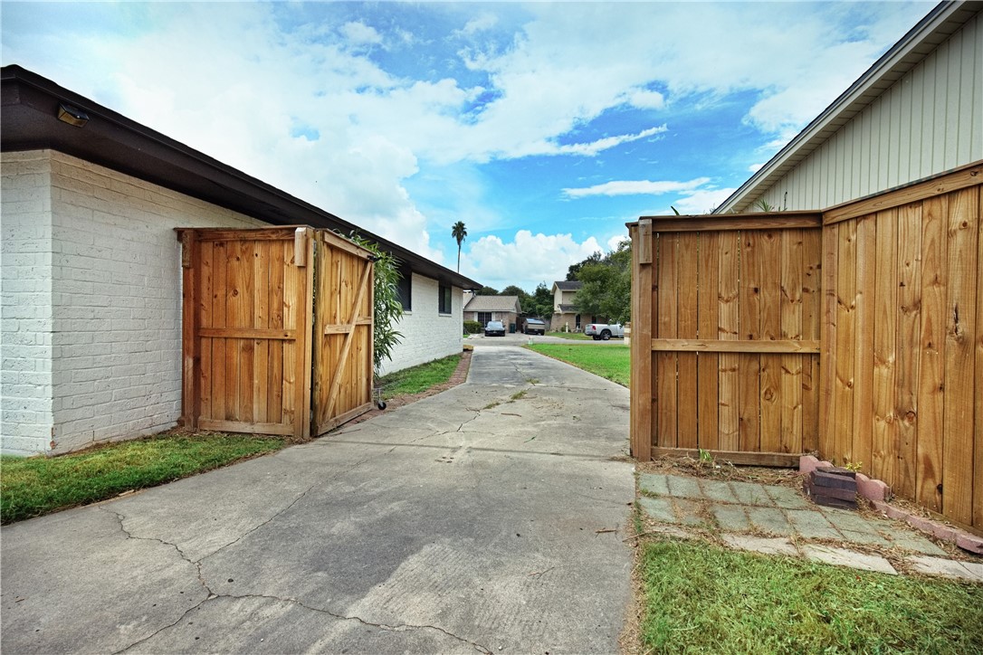 5005 Moultrie Drive Corpus Christi TX 78413