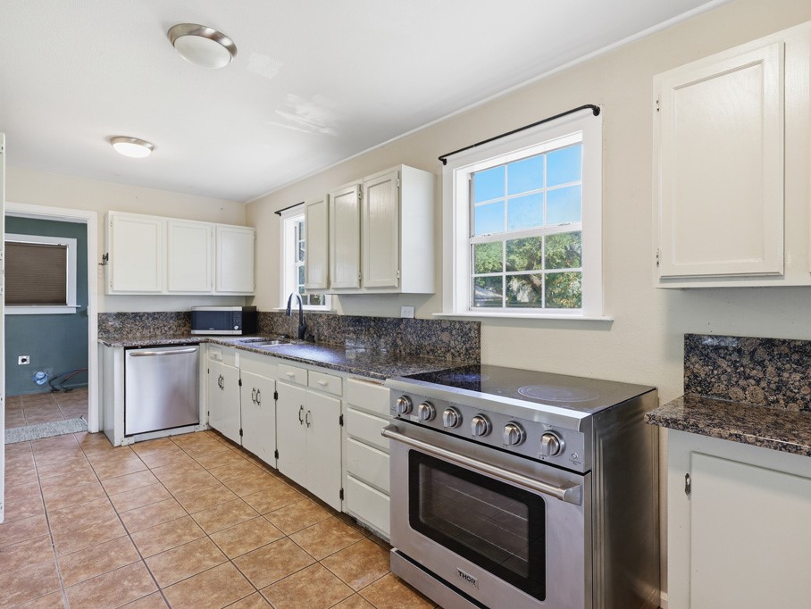 324 E King Rockport TX 78382