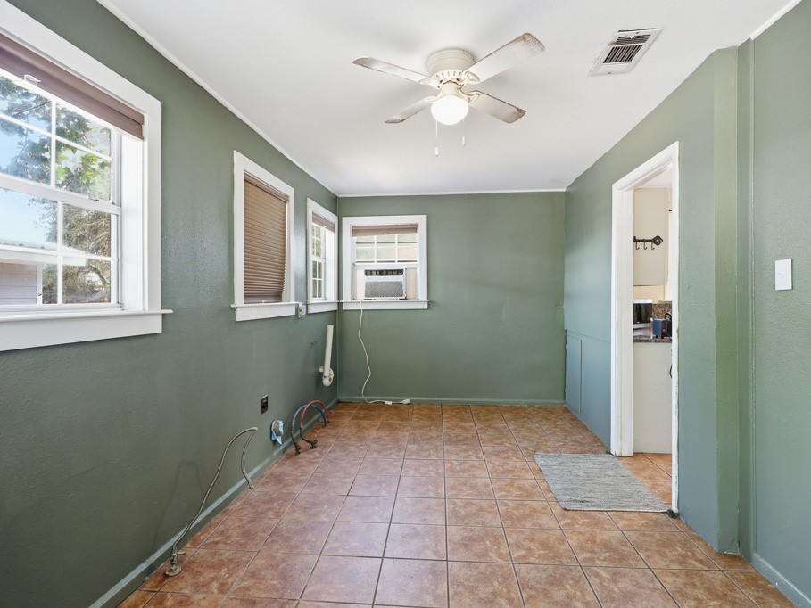 324 E King Rockport TX 78382