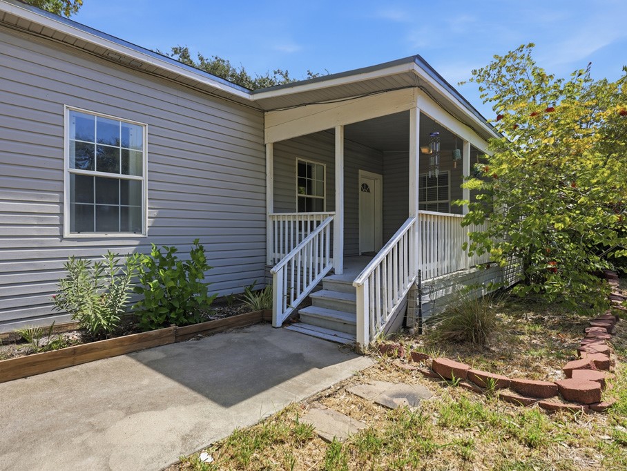 324 E King Rockport TX 78382