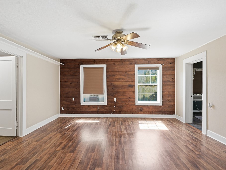 324 E King Rockport TX 78382