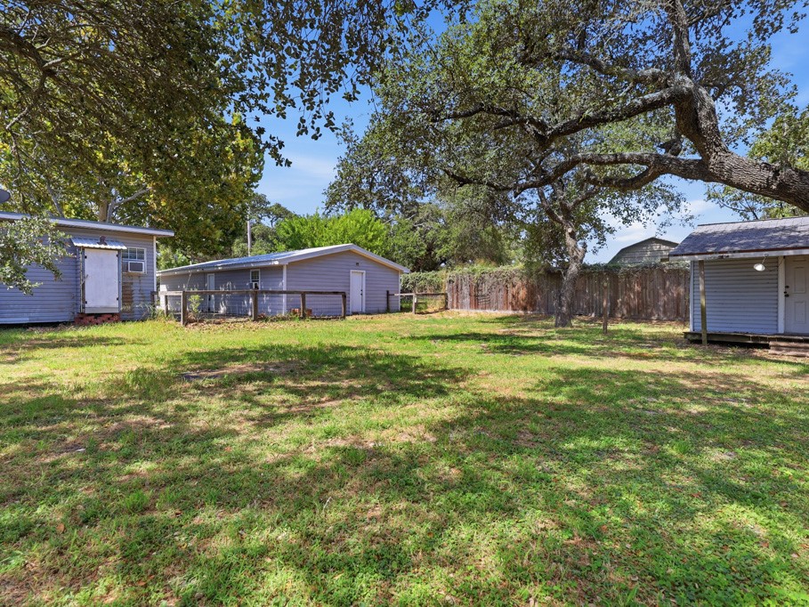 324 E King Rockport TX 78382