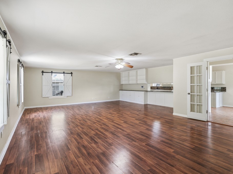 324 E King Rockport TX 78382
