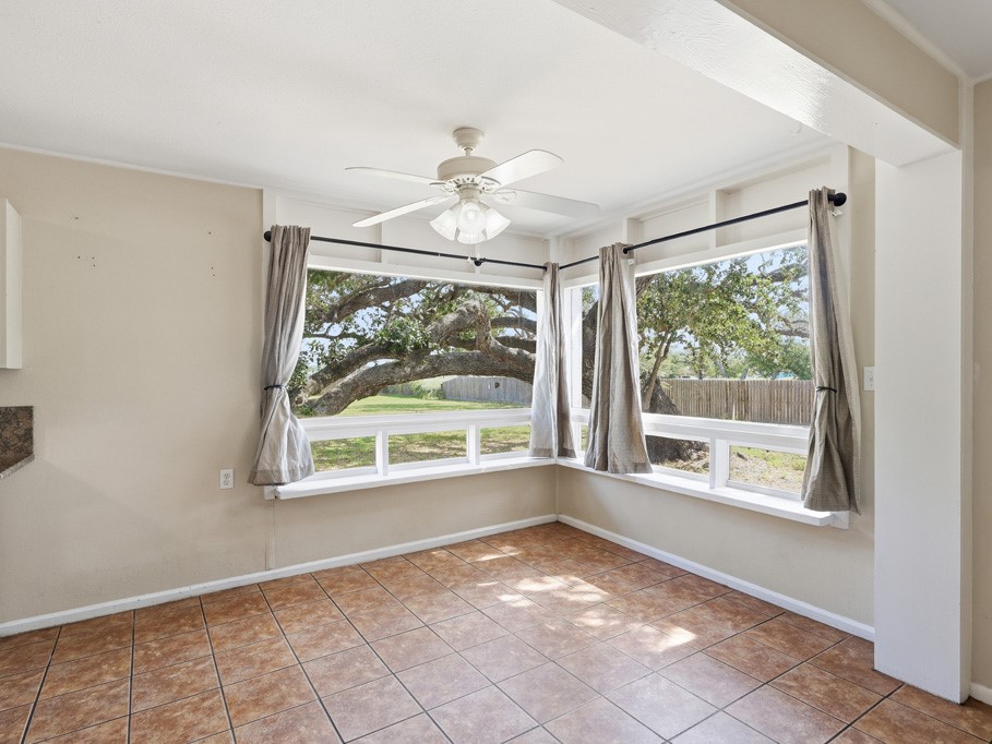324 E King Rockport TX 78382