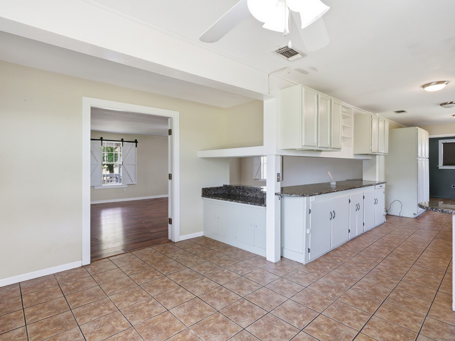 324 E King Rockport TX 78382