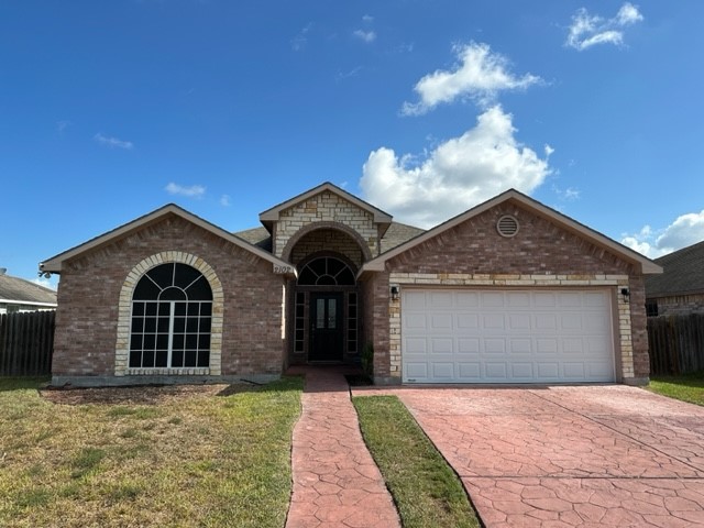 2102 Brook Lane Kingsville TX 78363
