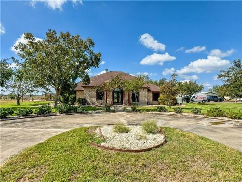 115 County Road 1161 Alice TX 78332
