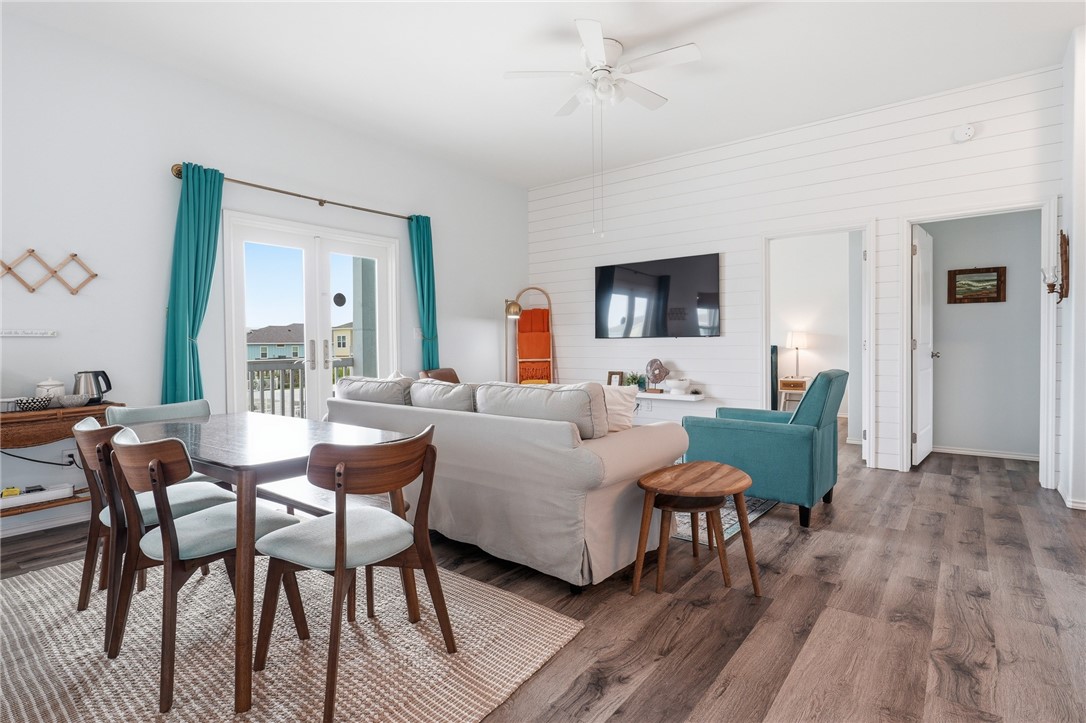 171 Paradise Drive Rockport TX 78382