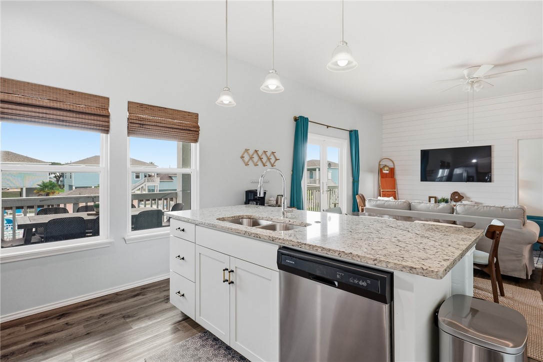 171 Paradise Drive Rockport TX 78382
