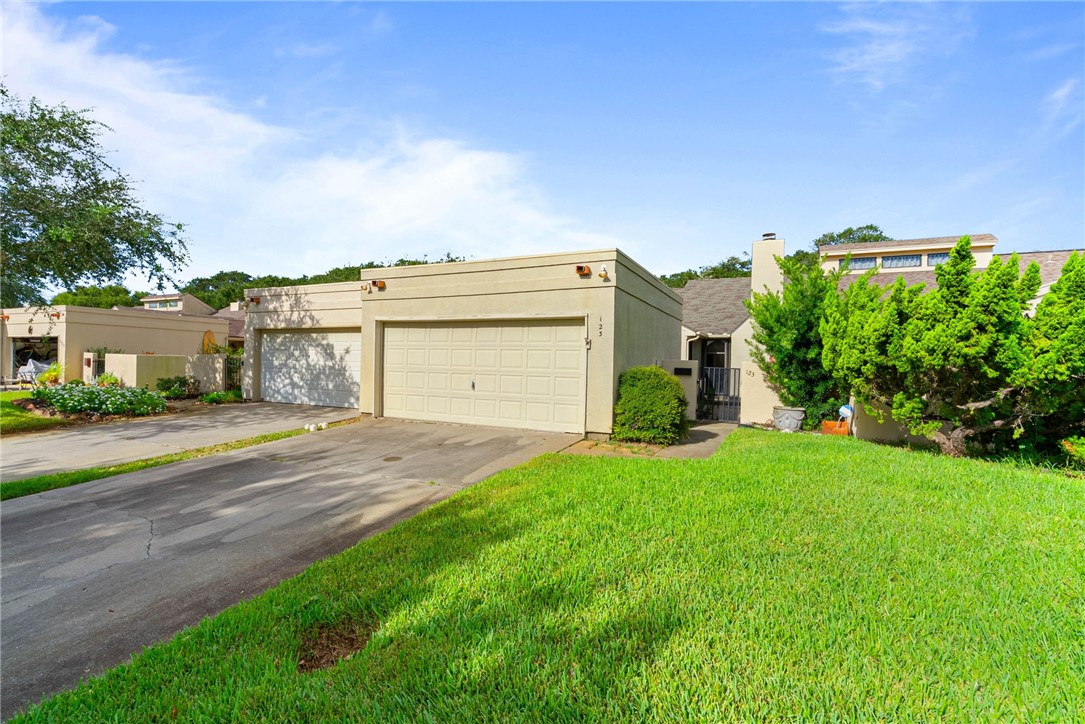 123 Santa Fe Drive Rockport TX 78382