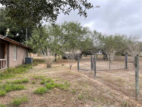 604 W Holland Street Falfurrias TX 78355