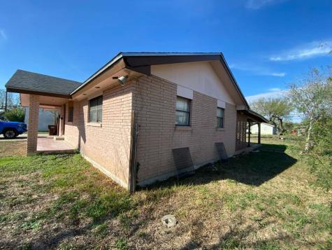 424 W B Avenue Kingsville TX 78363