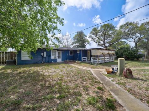 324 S 8th Street Aransas Pass TX 78336