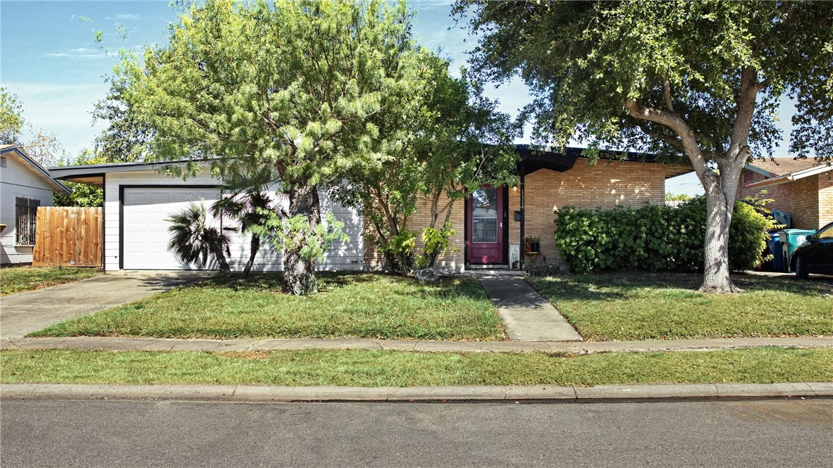 1114 Crescent Drive Corpus Christi TX 78412