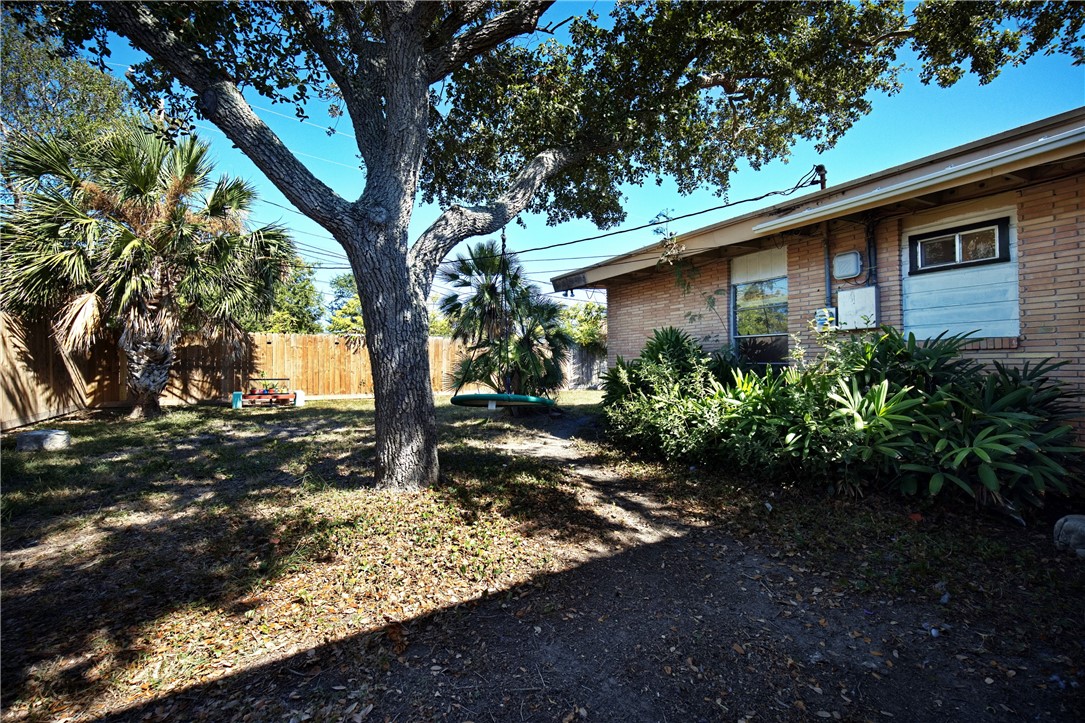 1114 Crescent Drive Corpus Christi TX 78412