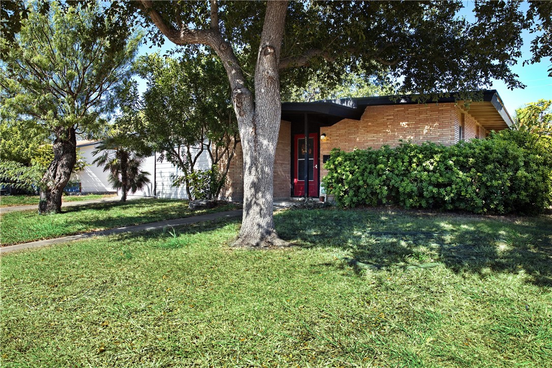 1114 Crescent Drive Corpus Christi TX 78412