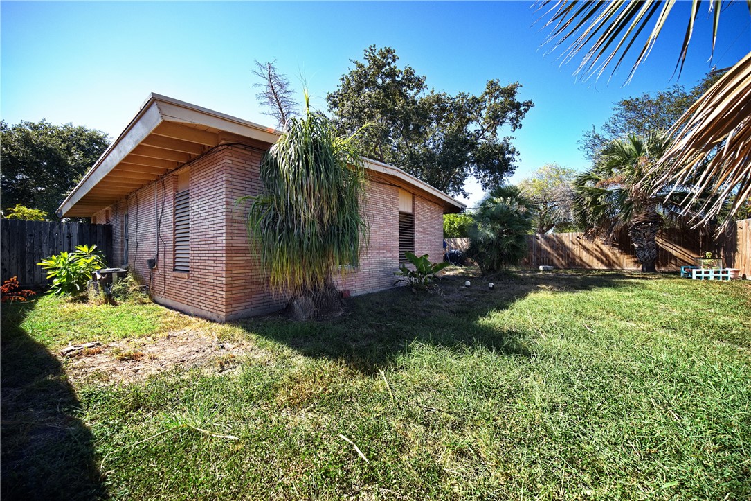 1114 Crescent Drive Corpus Christi TX 78412