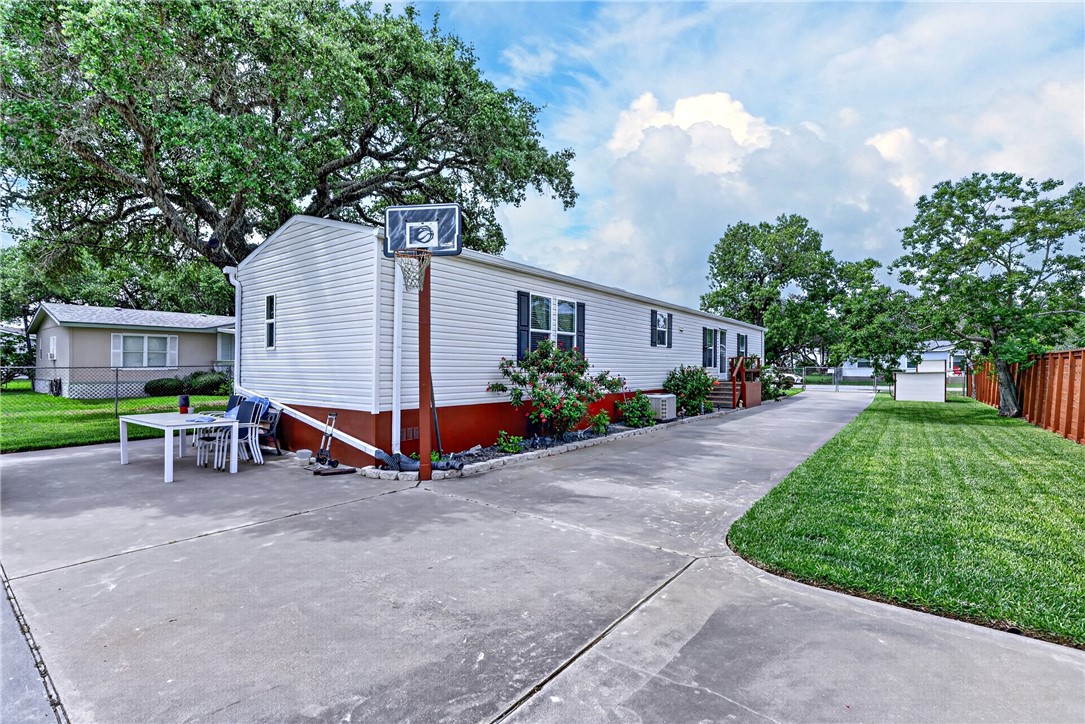 118 Sweet Bay Rockport TX 78382