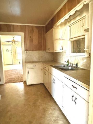 207 N Oneal Avenue Sinton TX 78387