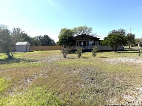 305 W Youst Street Beeville TX 78102