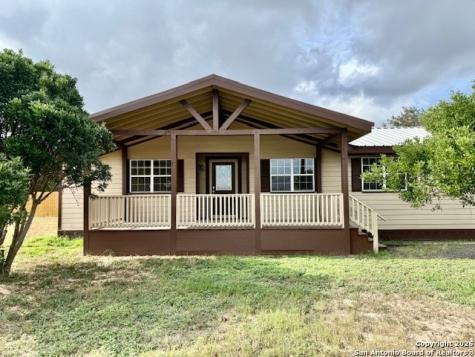305 W Youst Street Beeville TX 78102