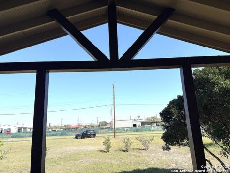 305 W Youst Street Beeville TX 78102