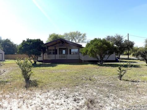 305 W Youst Street Beeville TX 78102
