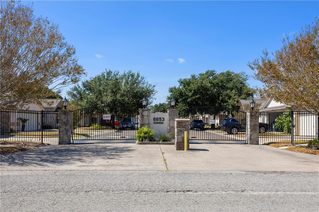 6653 Downing Street 12 Corpus Christi TX 78414