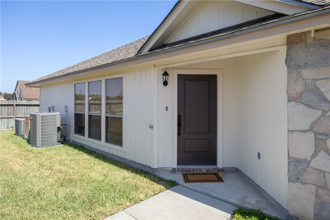 6653 Downing Street 12 Corpus Christi TX 78414