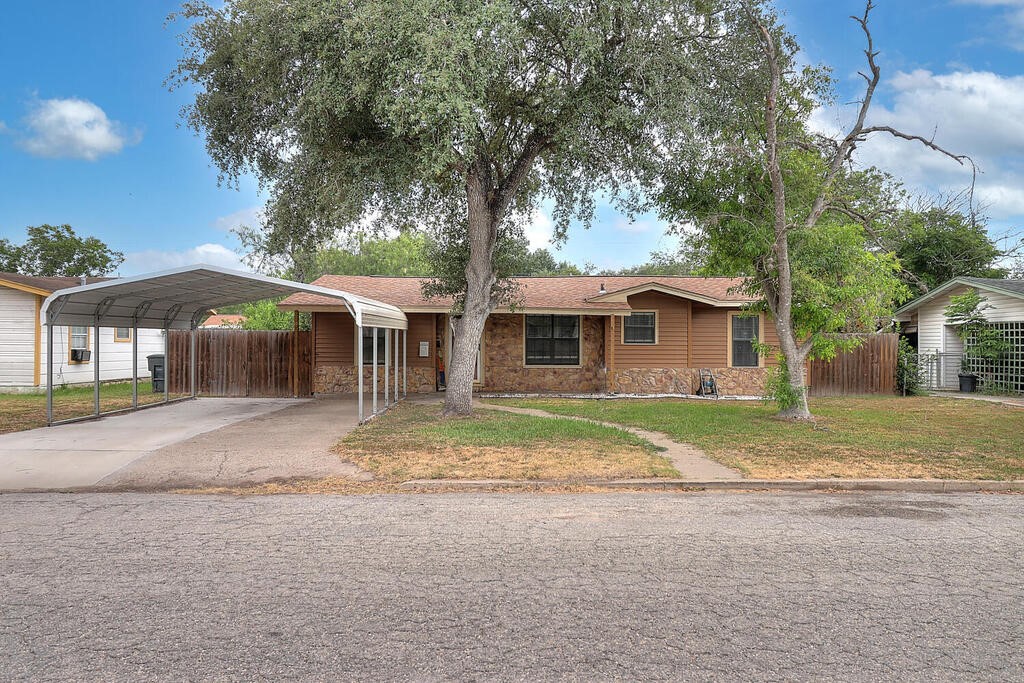 807 Jim Wells Drive Alice TX 78332