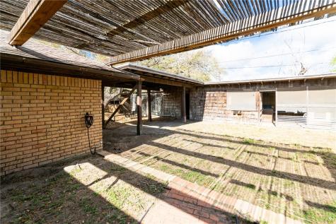 743 Retama Avenue Taft TX 78390