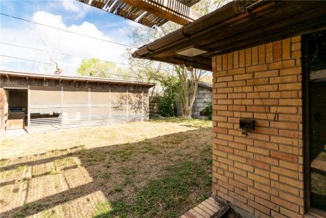 743 Retama Avenue Taft TX 78390